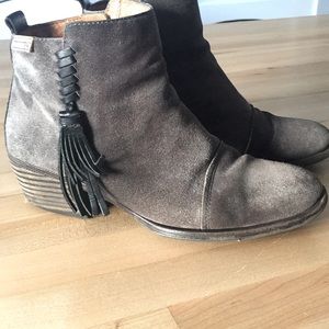 Pikolinos Suede Ankle Boots